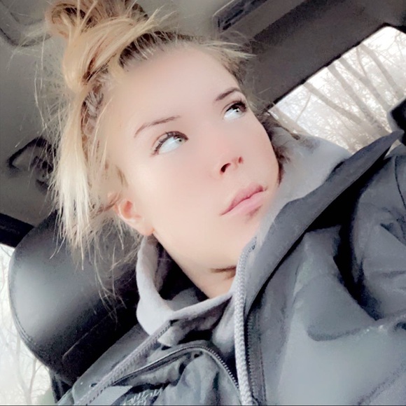 Meet your Posher, Michaela - Picture 1 of 1